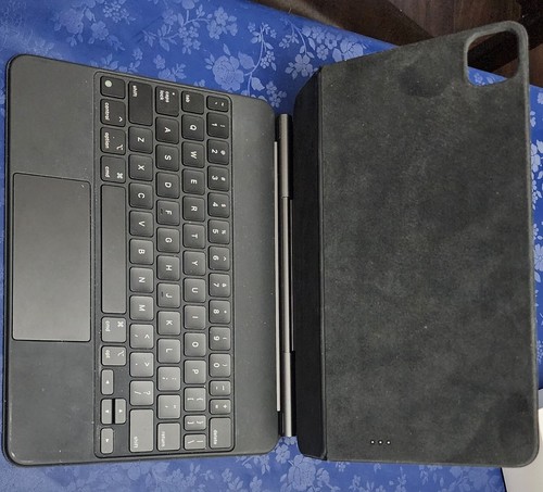 Apple Magic Keyboard - Black version. Model: (A2261), MXQT2LL/A - Picture 3 of 5