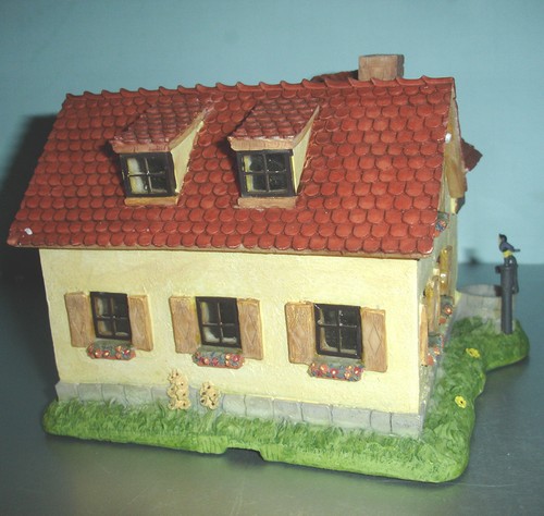 M.I. Hummel SUMMER BAKERY Miniature Village Building 827978 Bird on Fountain New - Imagen 2 de 3