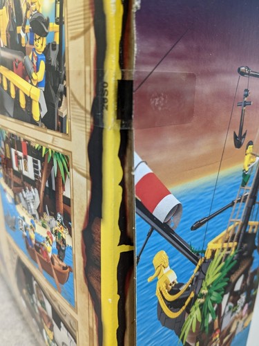 Set Lego Ideas 21322 Pirates of Barracuda Bay - Foto 4 di 4