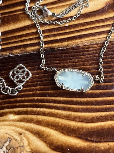 Kendra Scott Vintage Elisa Necklace Chalcedony light green Gold tone - Picture 3 of 7