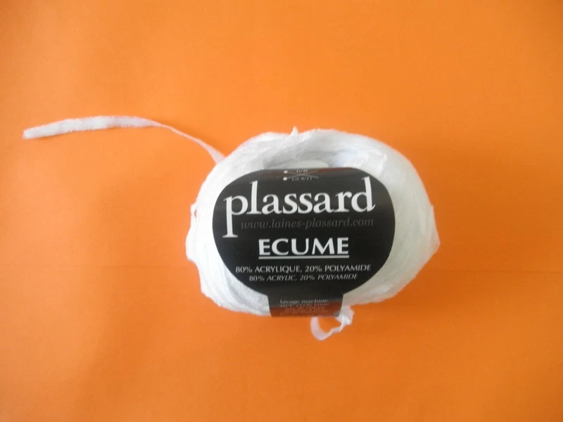 LOT DE 10 PELOTES RUBAN A TRICOTER MARQUE PLASSARD ECUME - Photo 2/2
