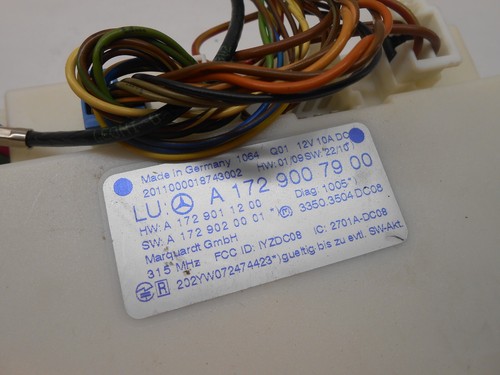 Mercedes C250, C300 Keyless Go Entry Module OEM A1729007900 / 1729007900 GC0123 - Picture 3 of 5