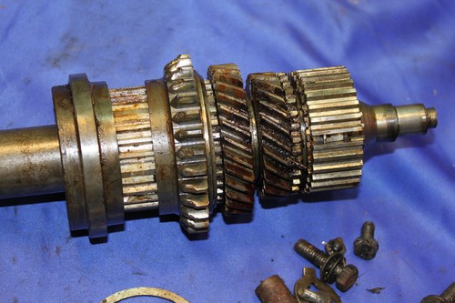 Sunbeam Alpine Transmission Mainshaft and Gears - Picture 3 of 6