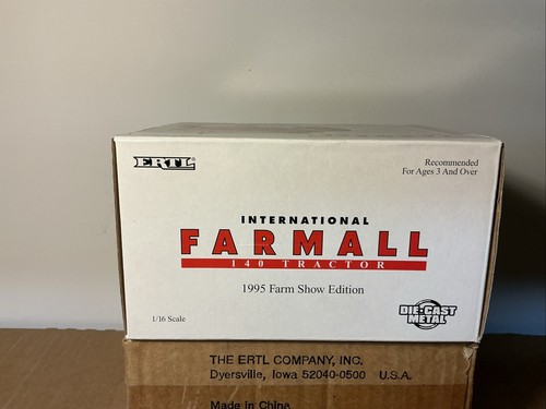 1995 Farm show edition Farmall international 14116 scale New In Box - Picture 6 of 6