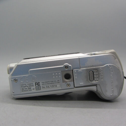 Fujifilm Digital Camera FinePix E510 5.2MP Silver Tested - Picture 6 of 9