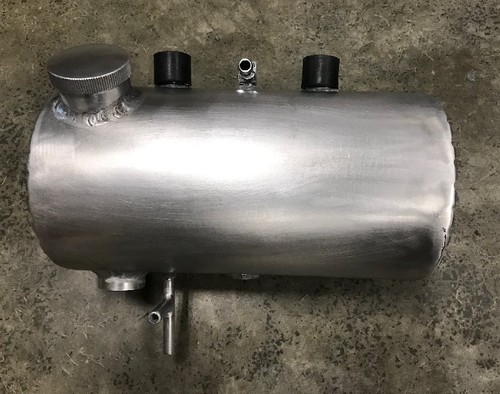 Choppahead Triumph Finned oil tank (raw) w/ screw in cap - USA MADE - custom  - Imagen 2 de 4