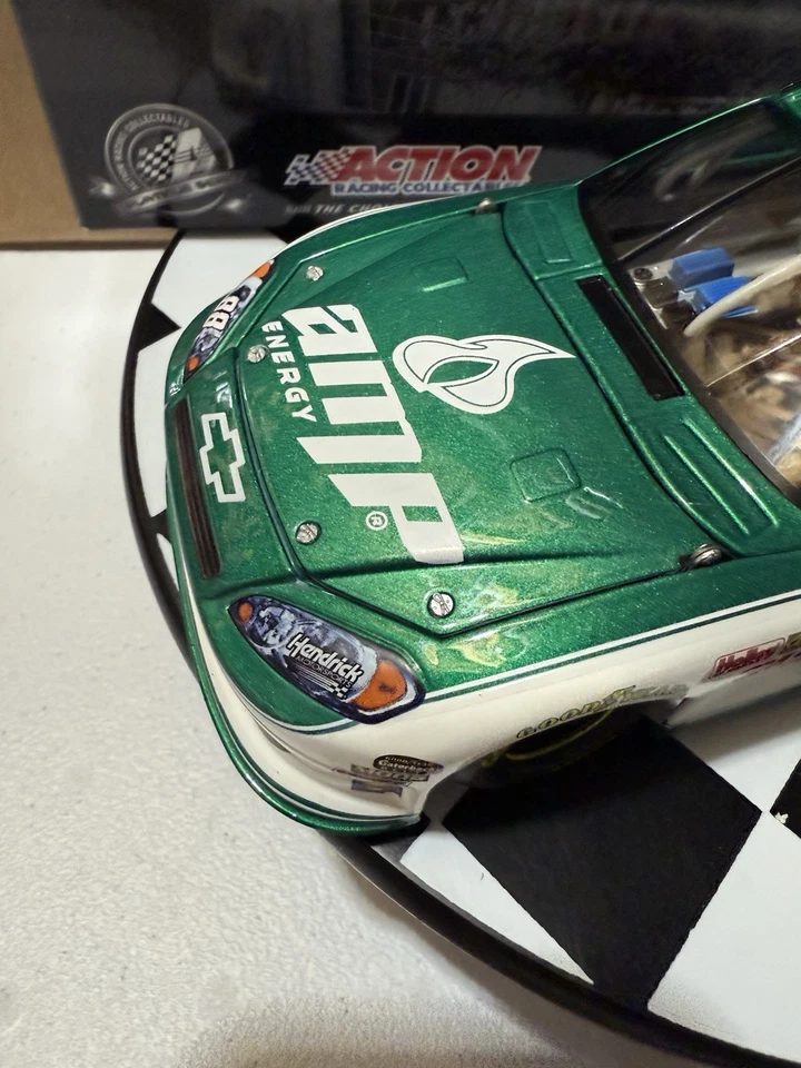Dale Earnhardt Jr #88 AMP ENERGY Guardia Nacional 2011 1/24 Nascar Diecast Foto 3 de 4