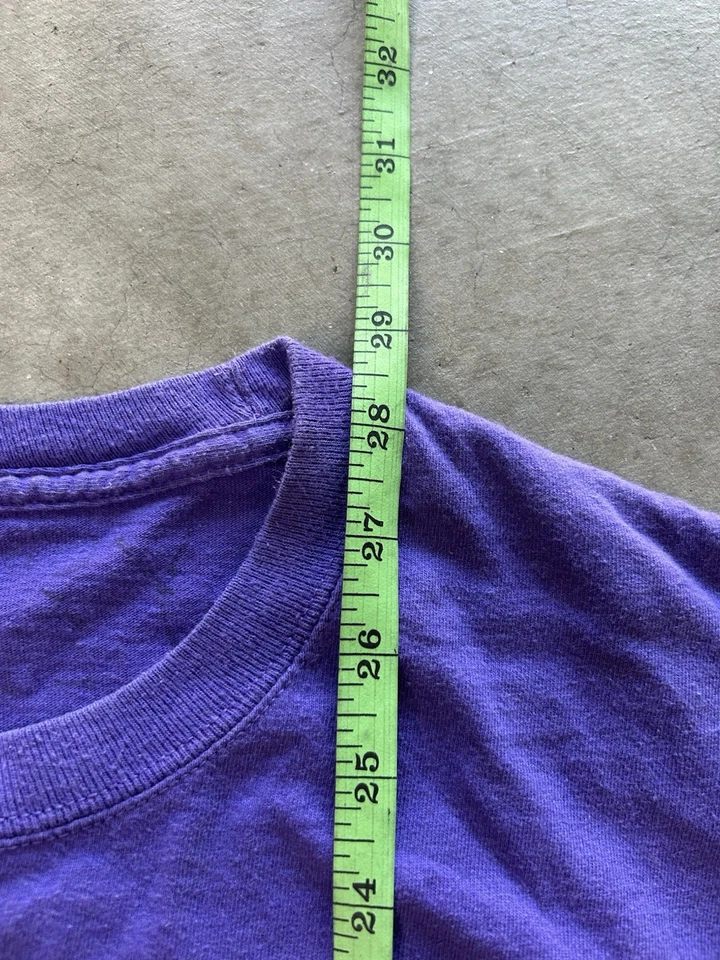 Camiseta negra de la década de 2010 para mujer en la historia talla XL camisa gráfica estilo vintage púrpura Foto 4 de 4