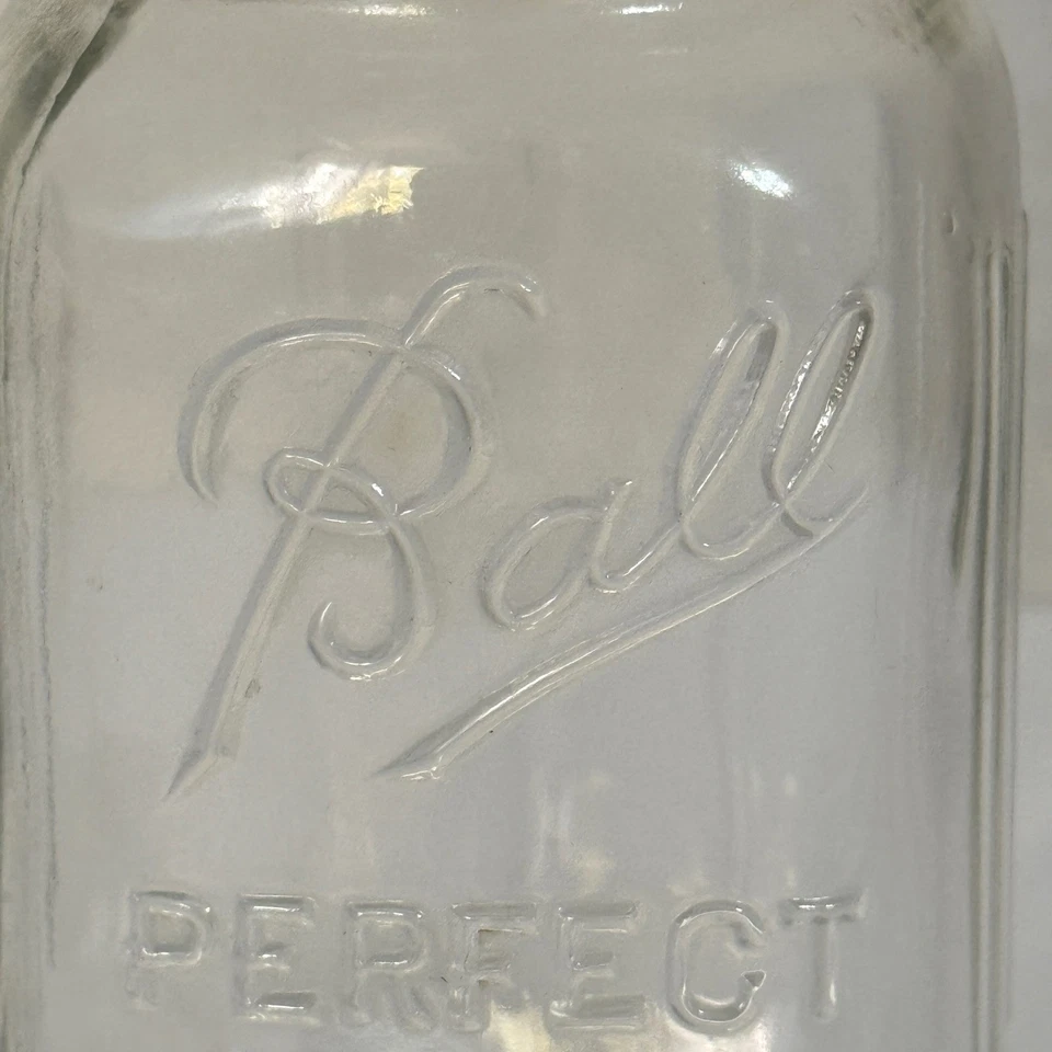 Tarro de albañil Ball Perfect de vidrio transparente para almacenamiento de alimentos con tapa Foto 2 de 4