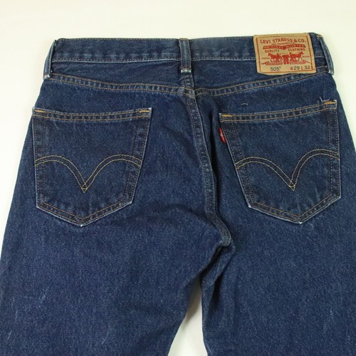 Pantalones de mezclilla Levis 505 para hombre 29x32 azul calce recto regular lavado oscuro - Imagen 8 de 10