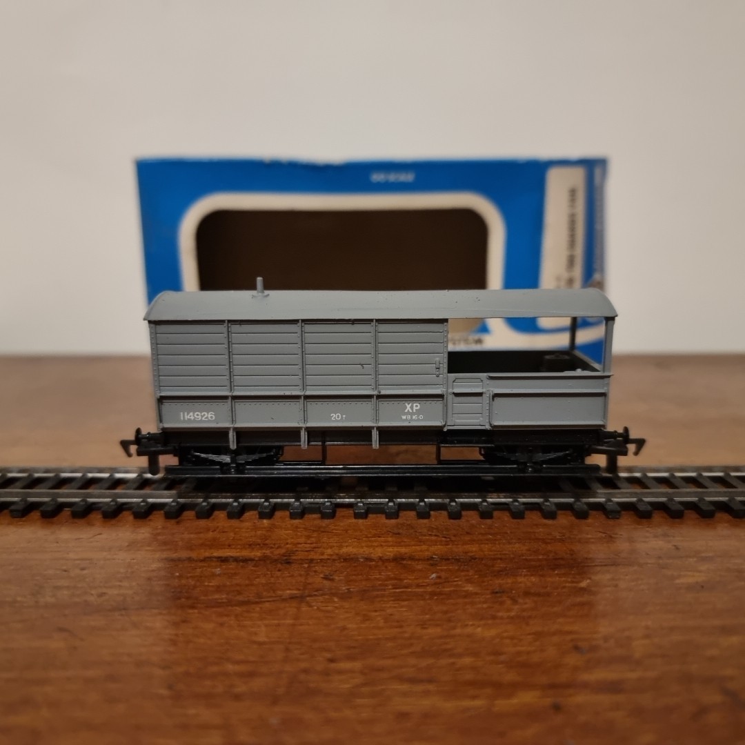 Picture 1 of 9