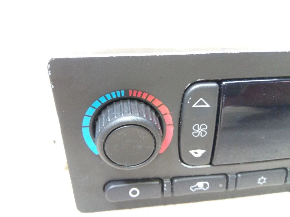 Control de clima de temperatura automático 15105215 para 03-04 Chevrolet Avalanche a24 Foto 2 de 4