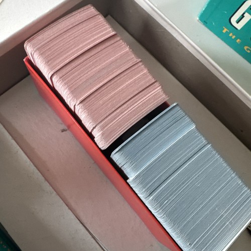 Vintage 1990 Guesstures - The Game of Split-Second Charades Complete - Picture 6 of 8