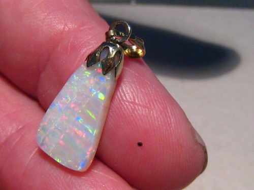 3.5 ct.  Quality White  Opal Pendant , solid 14 k Yellow Gold - Picture 3 of 14