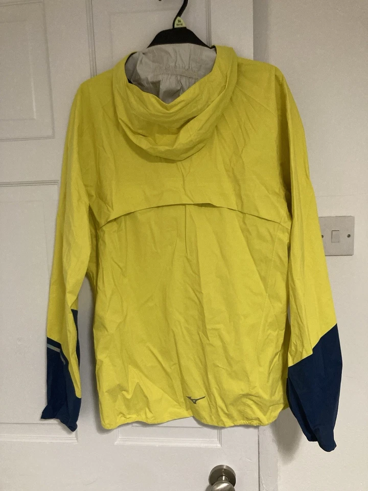 Mizuno Mens 20K ER Waterproof Running Jacket Quince Yellow Medium Brand New - Image 4 of 4