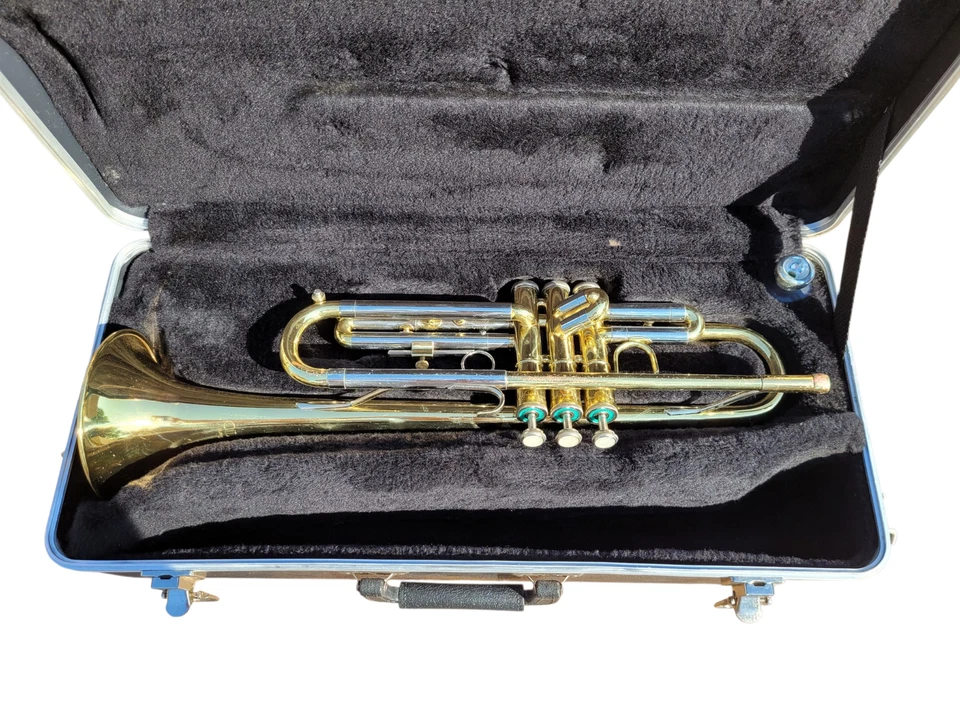 Trompeta Olds Bb Elkhardt Indiana Latón Dorado con Boquilla y Estuche Rígido MTS Foto 2 de 4