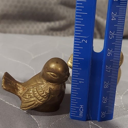 Pair of Solid Brass Sparrow Chickadee Bird Figurines Miniature MCM Vintage - Picture 8 of 8