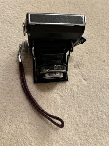 Zeiss Ikon Camera With Hand strap - Picture 6 of 14