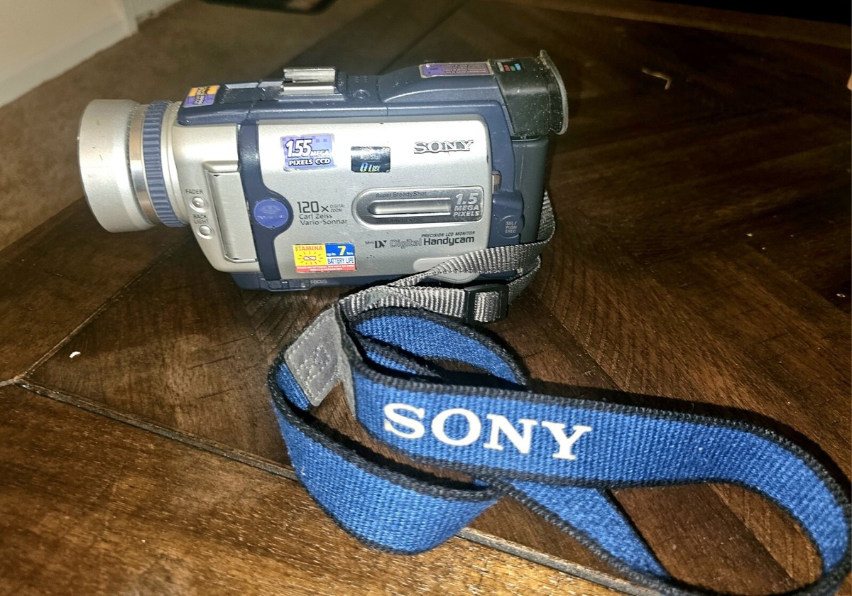 Sony Handycam DCR-TRV30 Camcorder W/Battery No Charger (Not Sony Handycam DCR-TRV30 Camcorder W/Battery No Charger (Not