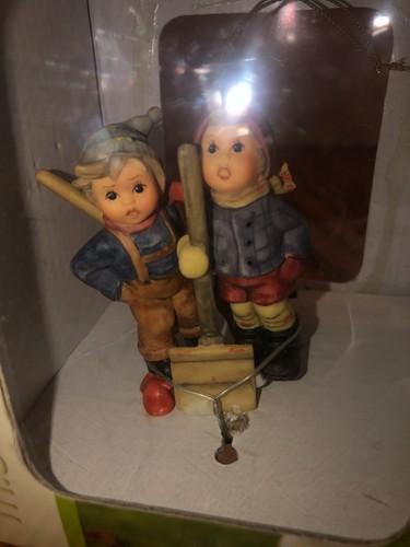 MJ Hummel Zeit Fur Hummel Ornament "Snow Day" 2.75" IOB - Picture 3 of 6