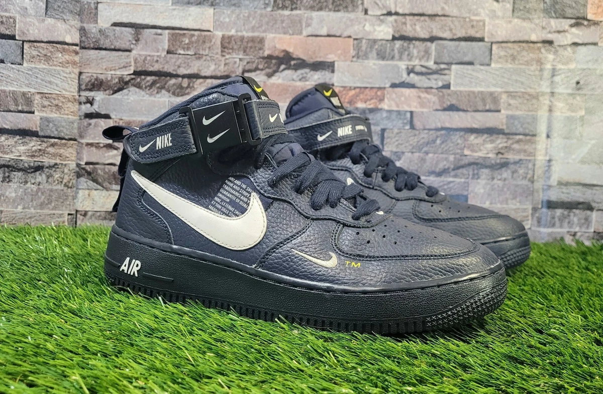 Nike Air Force 1 LV8 trainers grey and black