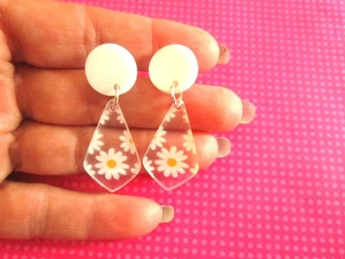 Acrylic daisy earrings - Foto 3 di 7