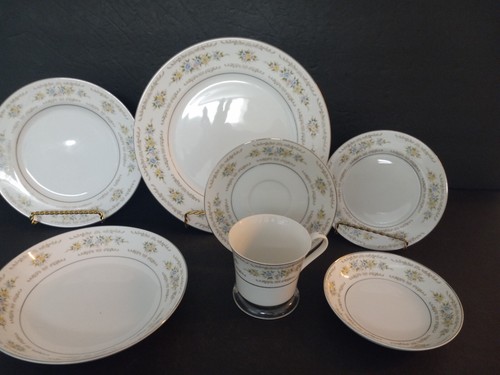 Nichinan Princess 7-Piece Place Setting - Picture 2 of 9