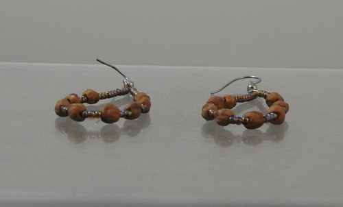 Pendientes perforados vintage de cuentas marrones en tono plateado de aproximadamente 2 3/4" G23 - Imagen 7 de 10