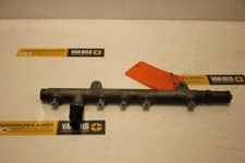EINSPRITZDÜSEN DÜSENSTOCK Volvo S40 (VS) 2001 7700114017 / 0445214024