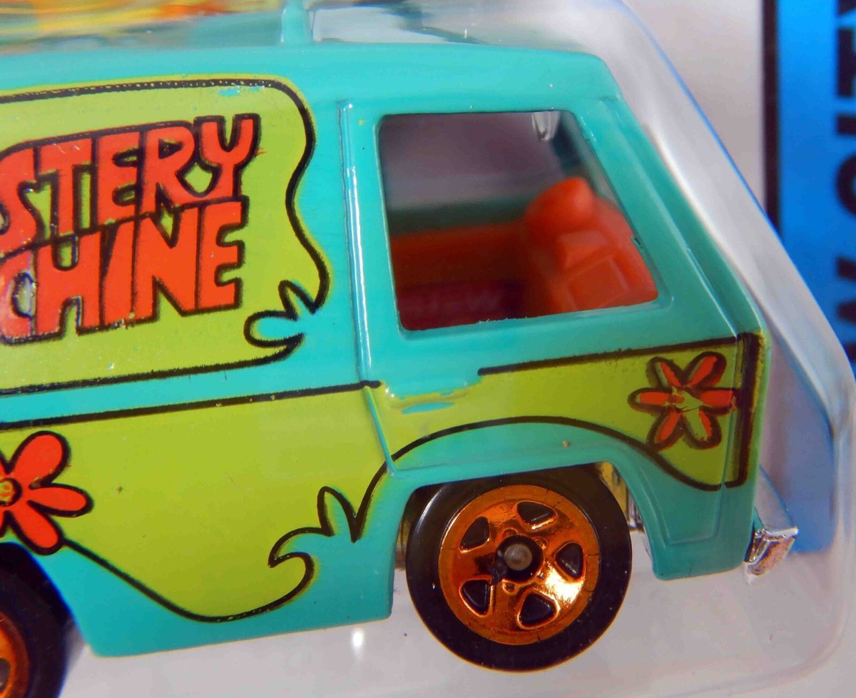 Hot Wheels Scooby Doo THE MYSTERY MACHINE Van 2013 HW City