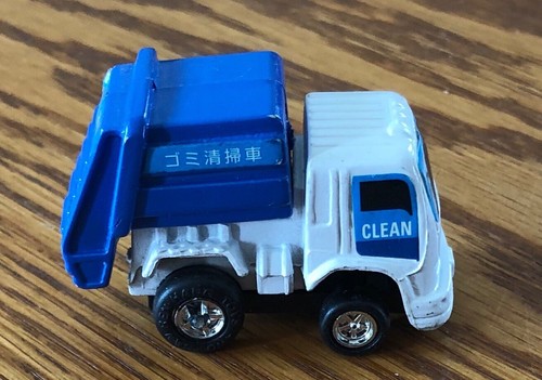 F & C (China) “Clean” Rear Load Garbage (Waste/Trash/Refuse) Truck - Picture 2 of 5