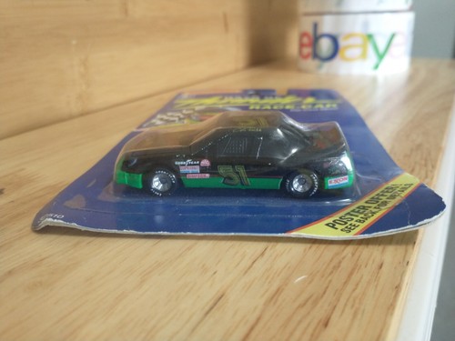 Matchbox 1/64 NASCAR diecast #51 Mello Yello Days of Thunder Cole Trickle 1990 - Picture 2 of 7
