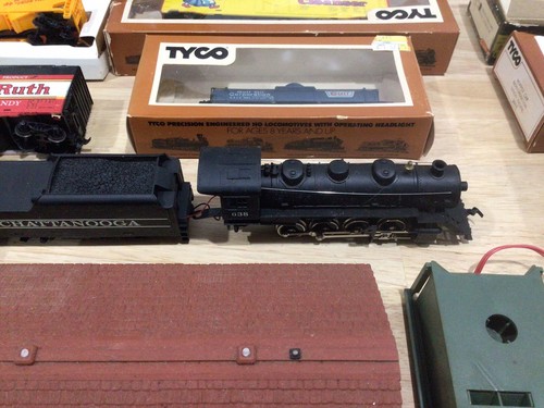 Vintage Tyco Chattanooga HO Scale Train Set, Cars, Track, Buildings, Transformer - Picture 4 of 14