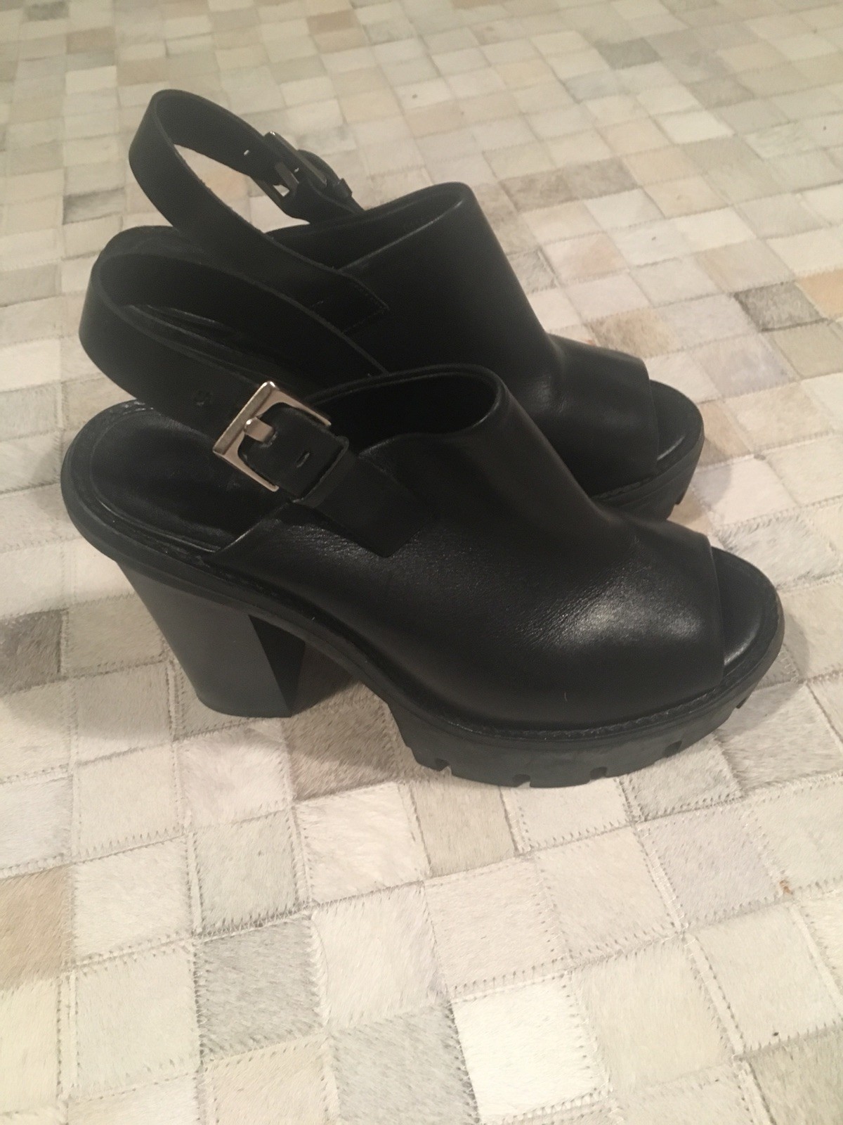 Black Platform shoes Size 4 Black Platform shoes Size 4