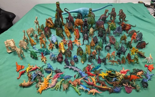 Large Dinosaur Collectible Lot Of 147 Plastic And Rubber Various Sizes - Picture 1 of 11