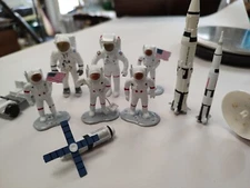 VINTAGE RARE 1998 APII NASA Astronaut Spaceman Rocket Action Figures Lot 11. F