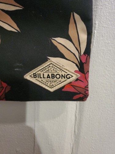Billabong Tropical Beach Summer Floral Print Crossbody Bag Purse Sling P - Picture 4 of 6