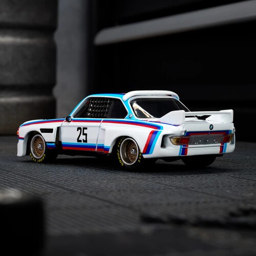 Mattel - Hot Wheels Premium: Elite 64 1975 BMW 3.0 CSL Race [usado muy buen juguete] - Imagen 5 de 12