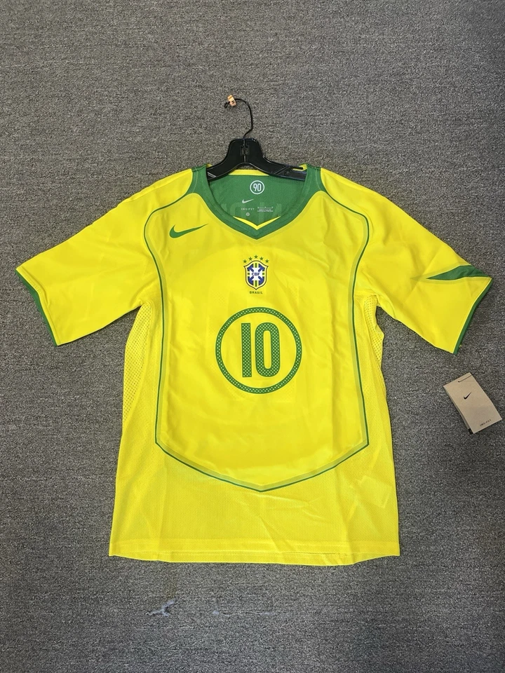 Nike Brazil Home Jersey 2004 Ronaldinho #10 T90 (AUTHENTIC) Size MENS Medium - Image 2 of 4