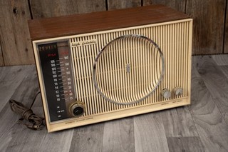Vintage 1950s Mid Century Zenith AM/FM H725 Bakelite Tube Radio Tested