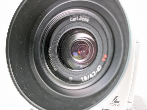 Sony DCR-PC110 MiniDV Digital Camcorder Carl Zeiss Optics + Battery Japan - Picture 7 of 9