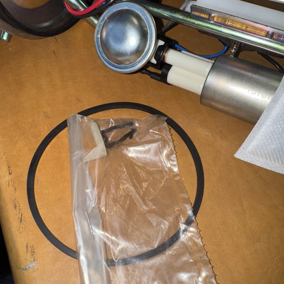 Nuevo conjunto de bomba de combustible y transmisor - Ford Thunderbird/Mercury Cougar - 89-96 Foto 3 de 3