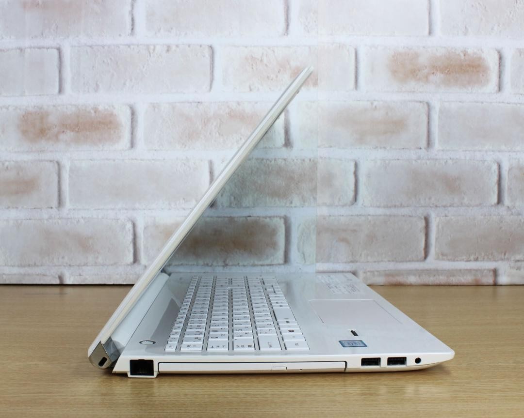 dynabook 15.6 Core i3　8GB　SSD　Bluetooth dynabook 15.6型 TOSHIBA B65/DP Core i3-8130U 2.2GHz Win11