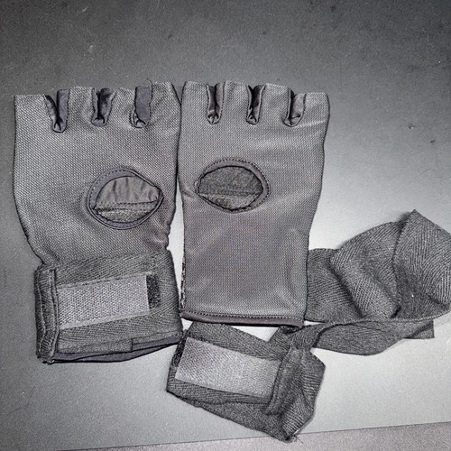 RUMBLE BOXING HAND WRAP QUICK WRAPS BLACK/WHITE SIZE S/M - Picture 3 of 4