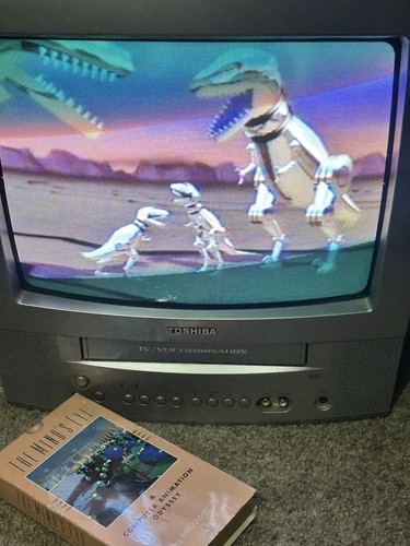 Toshiba 13 Zoll Röhrenfernseher/VCR Kombi Fernbedienung MV13Q41 VHS Retro Gaming - Silber - Bild 7 von 10