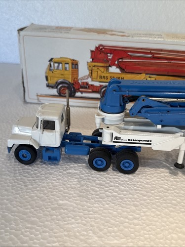 Conrad 40135 Mercedes Putzmeister M52 Concrete Pump Truck Diecast Metal 1/50 - Picture 5 of 13