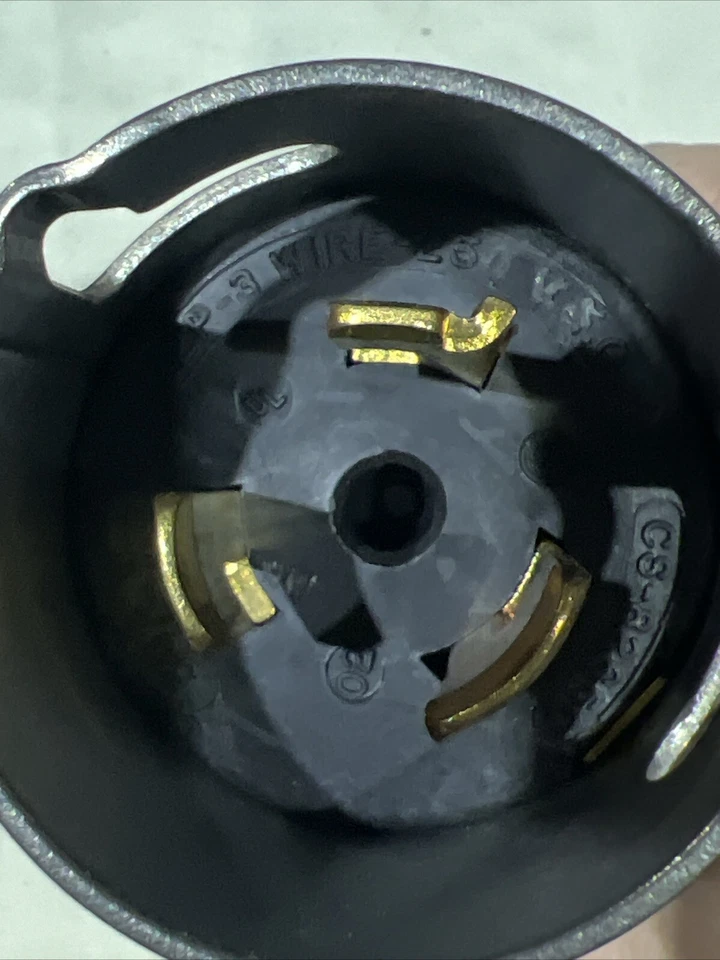 🔥Hubbell CS8265C Twist-Lock Industrial Male Plug 2P 3Wire 250VAC 50A,used🇺🇸 - Image 4 of 4