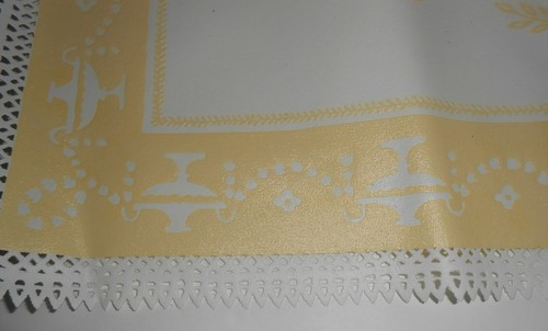 Lot of 60 Vintage Vinyl Placemats Light Yellow and White Made in Japan - Picture 9 of 12