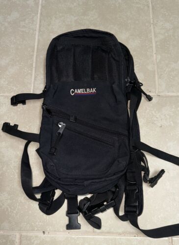 Camelbak Maximum Gear MULE Hydration Backpack Black 100 oz Bladder not Original - Picture 2 of 7