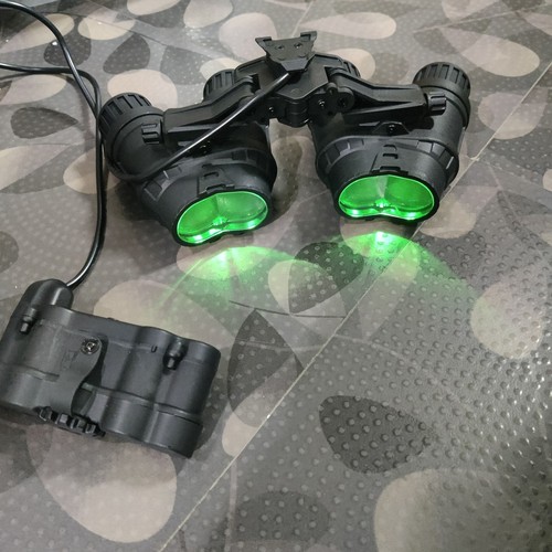 Versión Luminosa GPNVG 18 Gafas de Visión Nocturna Abatibles Modelo Maniquí Casco NVG - Imagen 9 de 39